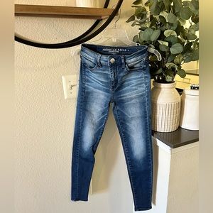 American Eagle high rise, skinny jean, size 0 (fits like 00)